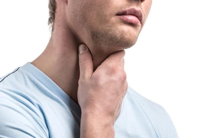 Symptoms of plaques in the throat