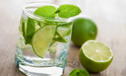 Water With Lemon On An Empty Stomach: This Is What People Who Take It Notice