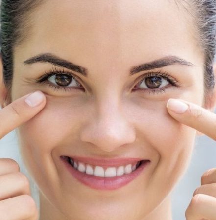 7 Natural And Effective Remedies To Treat Dark Circles