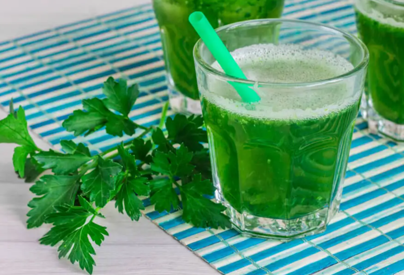 Green smoothie with chard and parsley